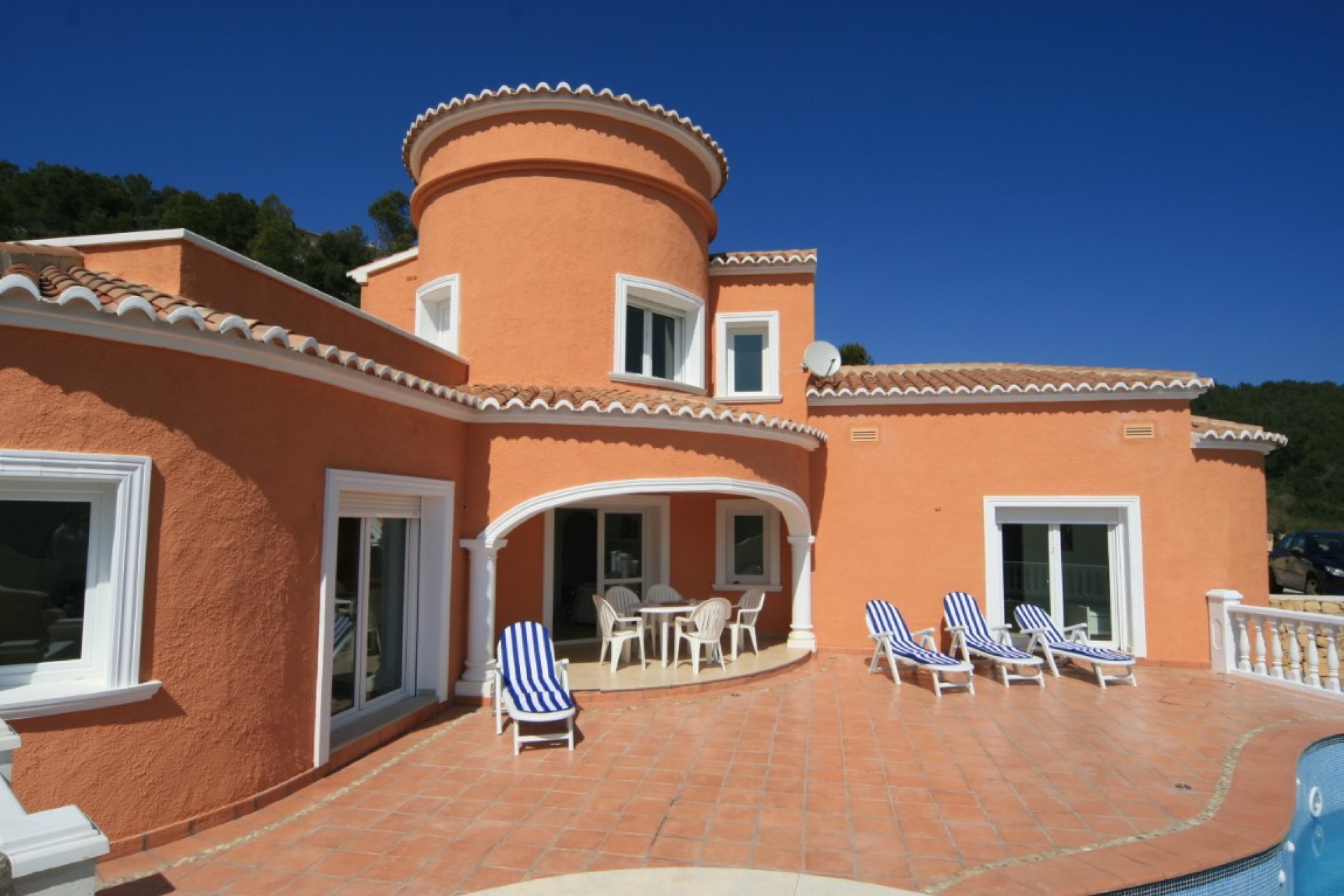 Resale - Villa -
Jávea - Tosalet