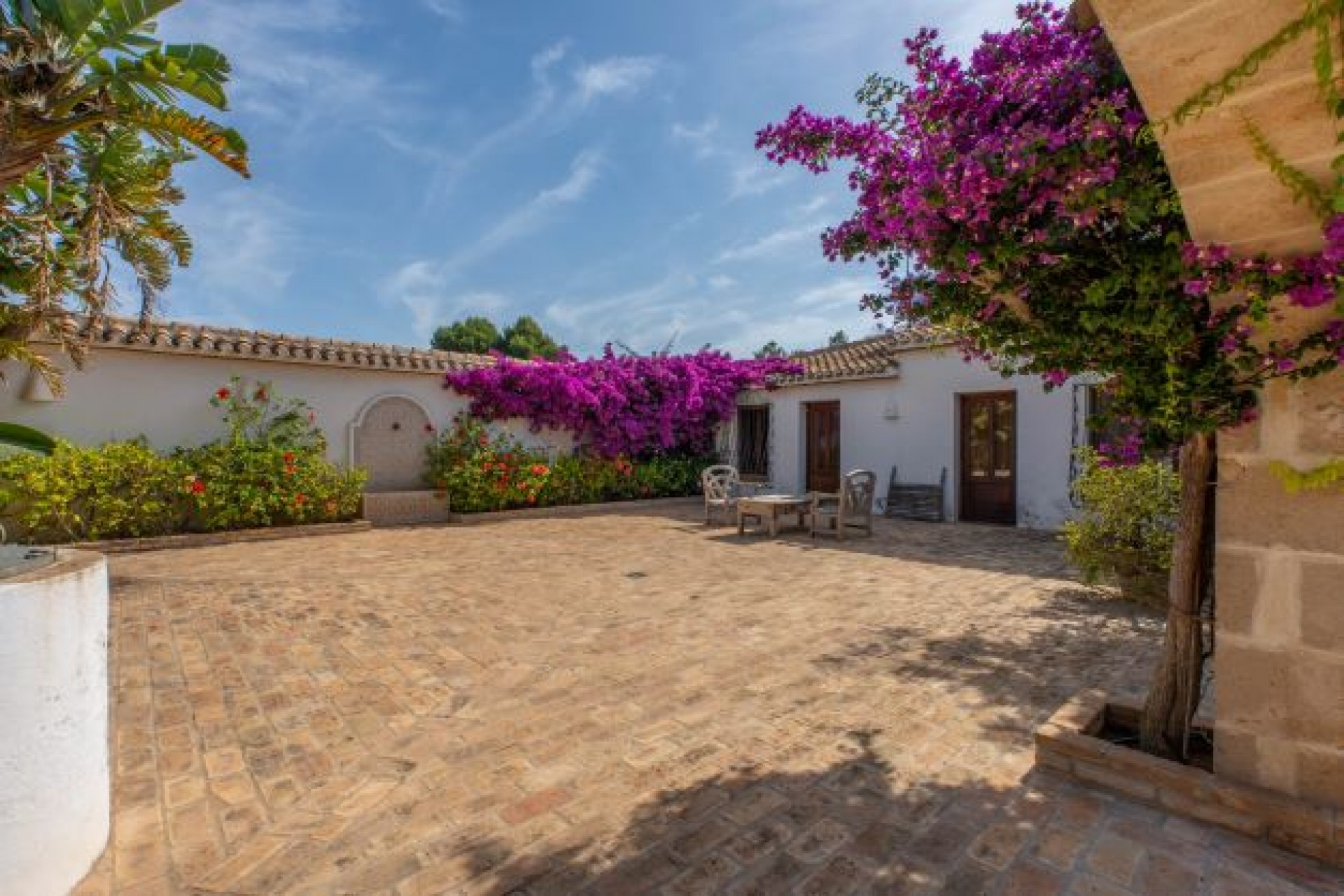 Resale - Villa -
Jávea - Tossals