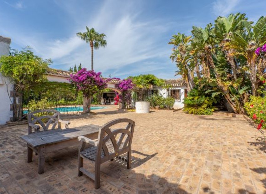 Resale - Villa -
Jávea - Tossals