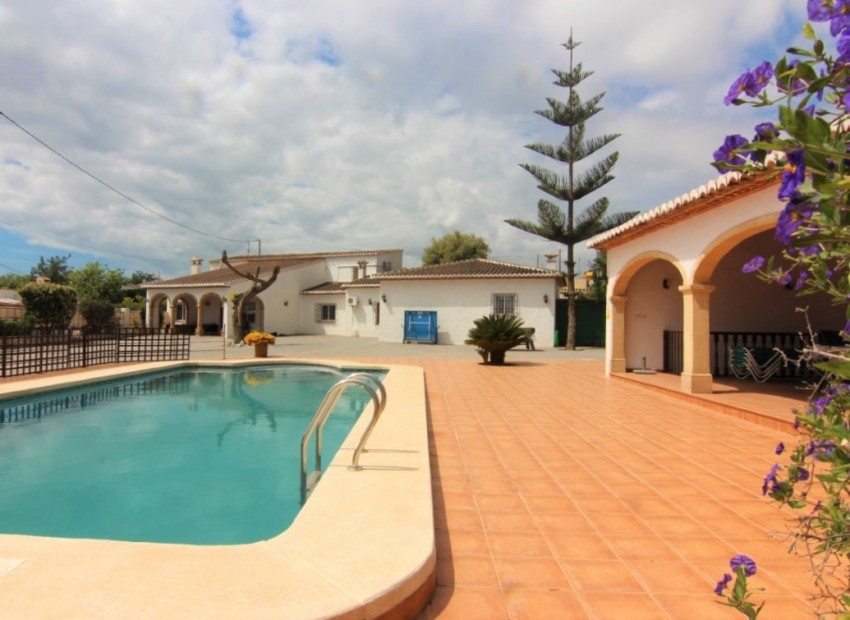 Resale - Villa -
Jávea - Valls