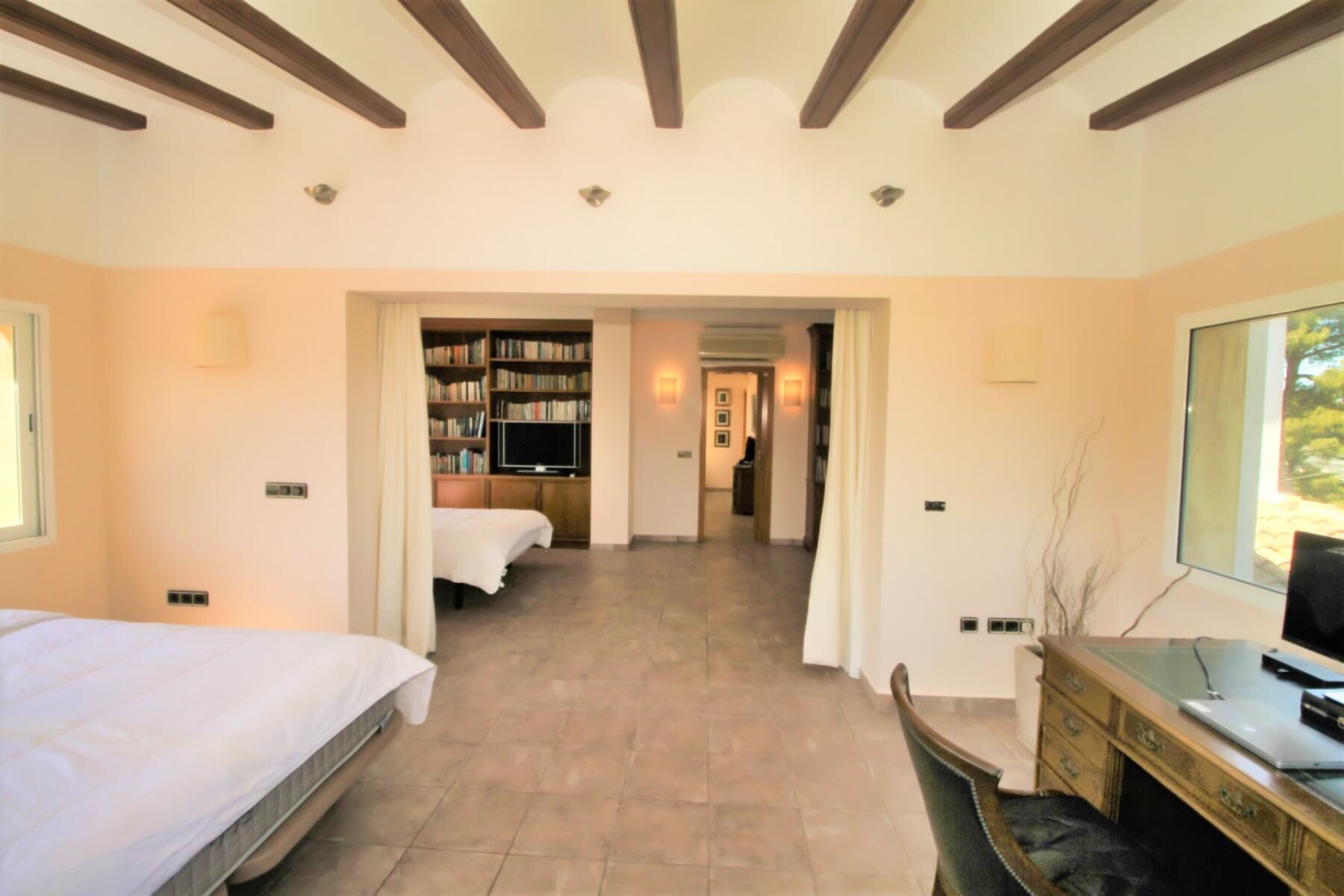 Resale - Villa -
Jávea / Xàbia - La Granadella  - Costa Nova