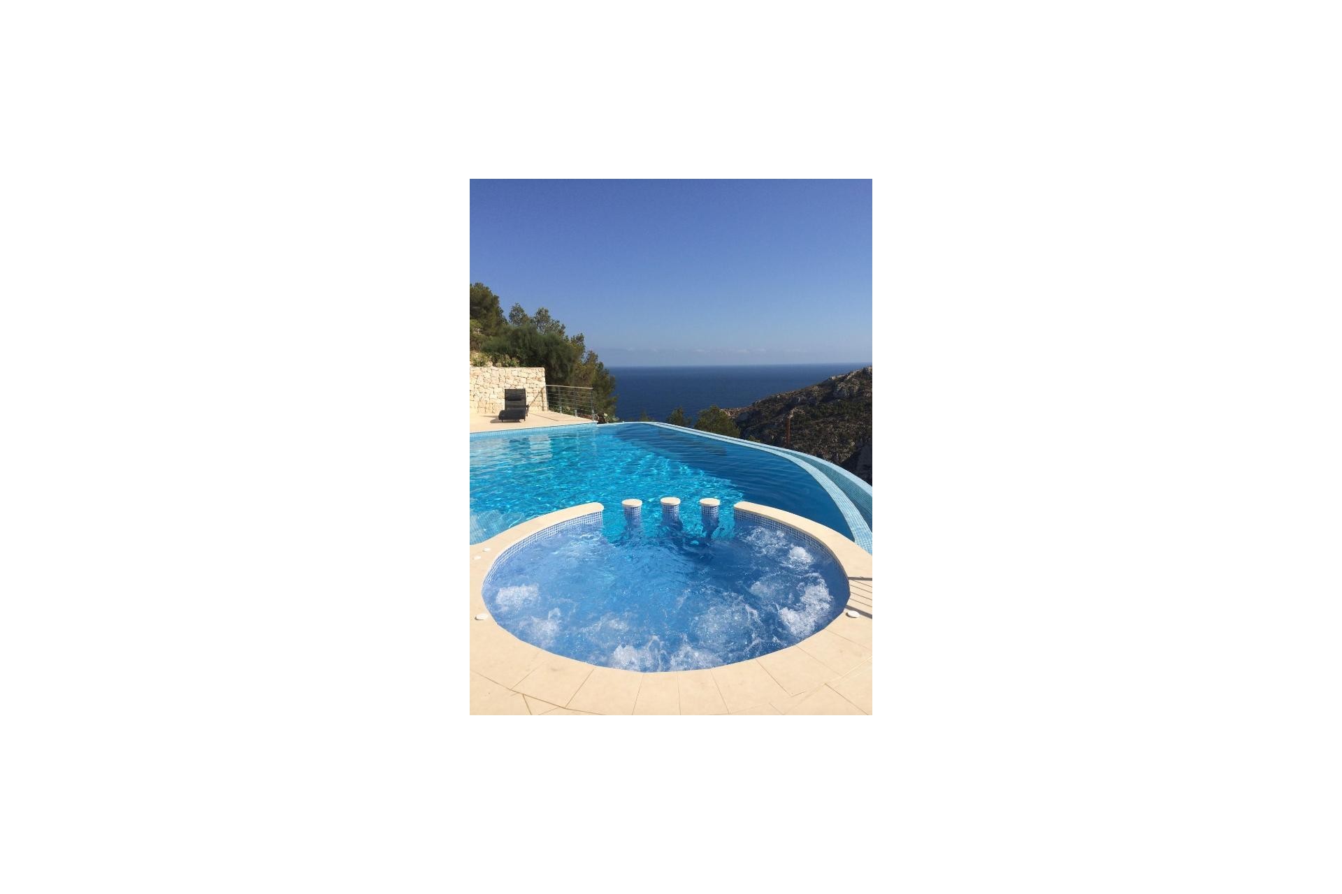 Resale - Villa -
Jávea / Xàbia - La Granadella  - Costa Nova