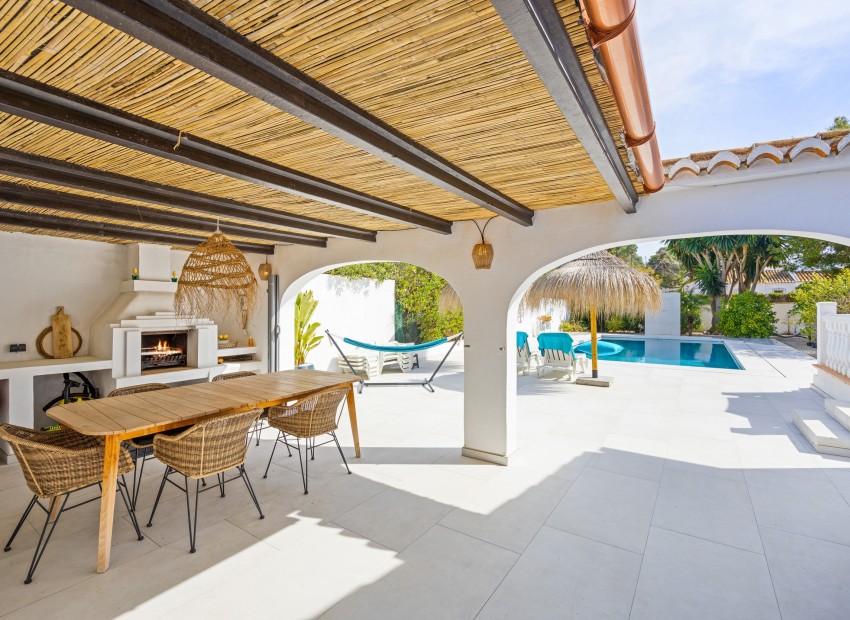 Resale - Villa -
Jávea / Xàbia - La Granadella  - Costa Nova