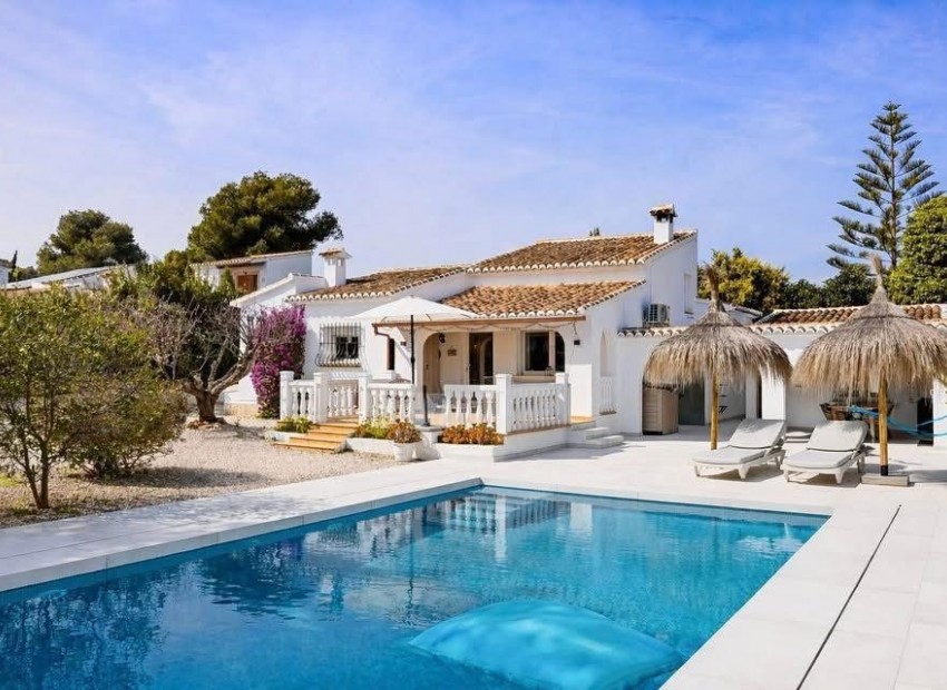 Resale - Villa -
Jávea / Xàbia - La Granadella  - Costa Nova