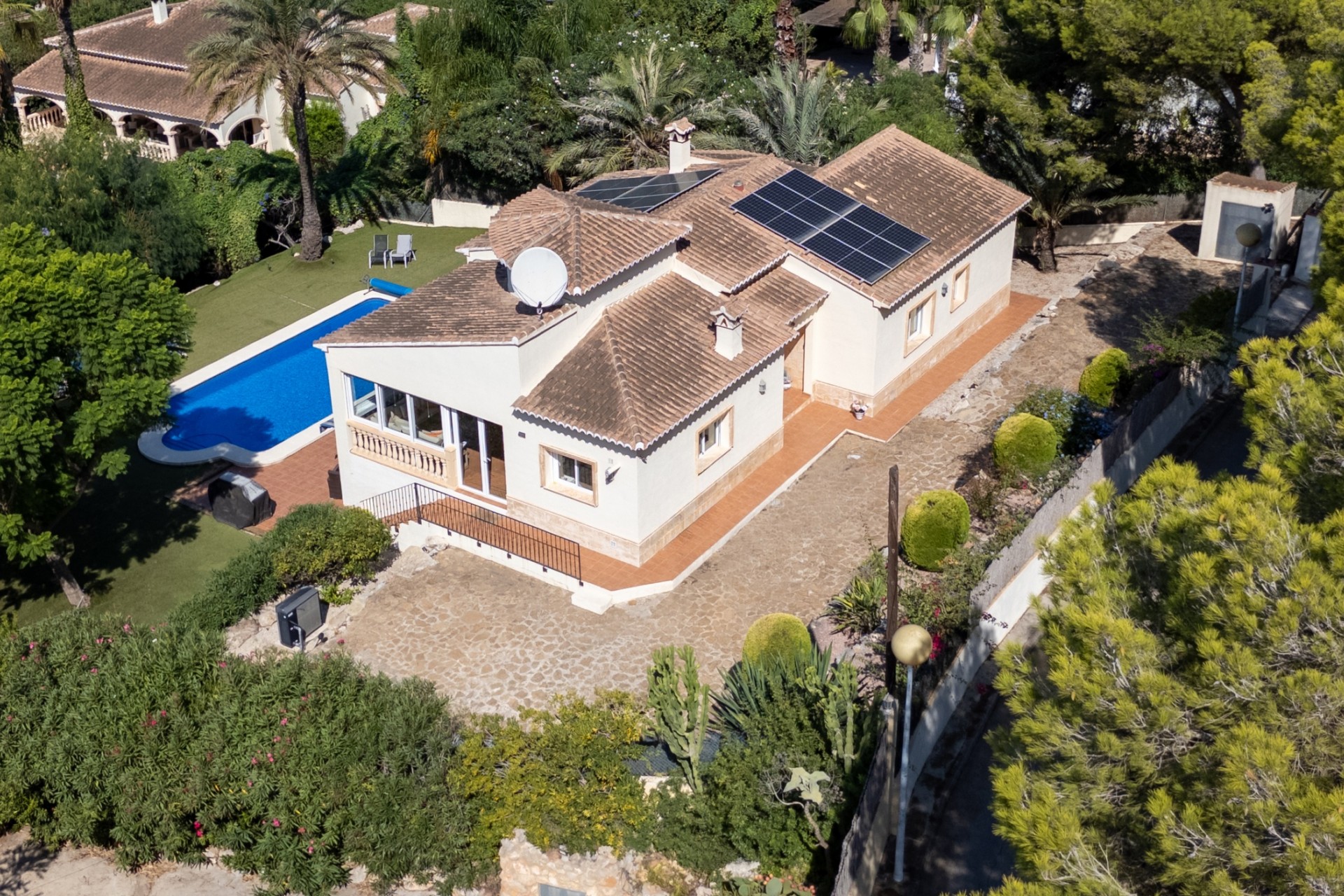 Resale - Villa -
Jávea / Xàbia - La Granadella  - Costa Nova