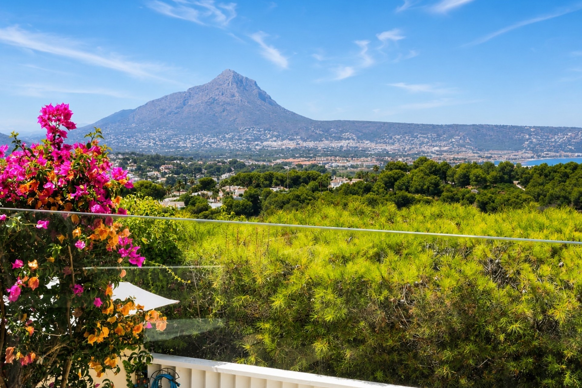 Resale - Villa -
Jávea / Xàbia - La Granadella  - Costa Nova