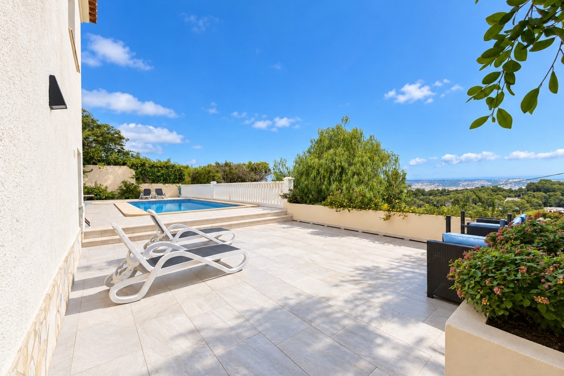 Resale - Villa -
Jávea / Xàbia - La Granadella  - Costa Nova