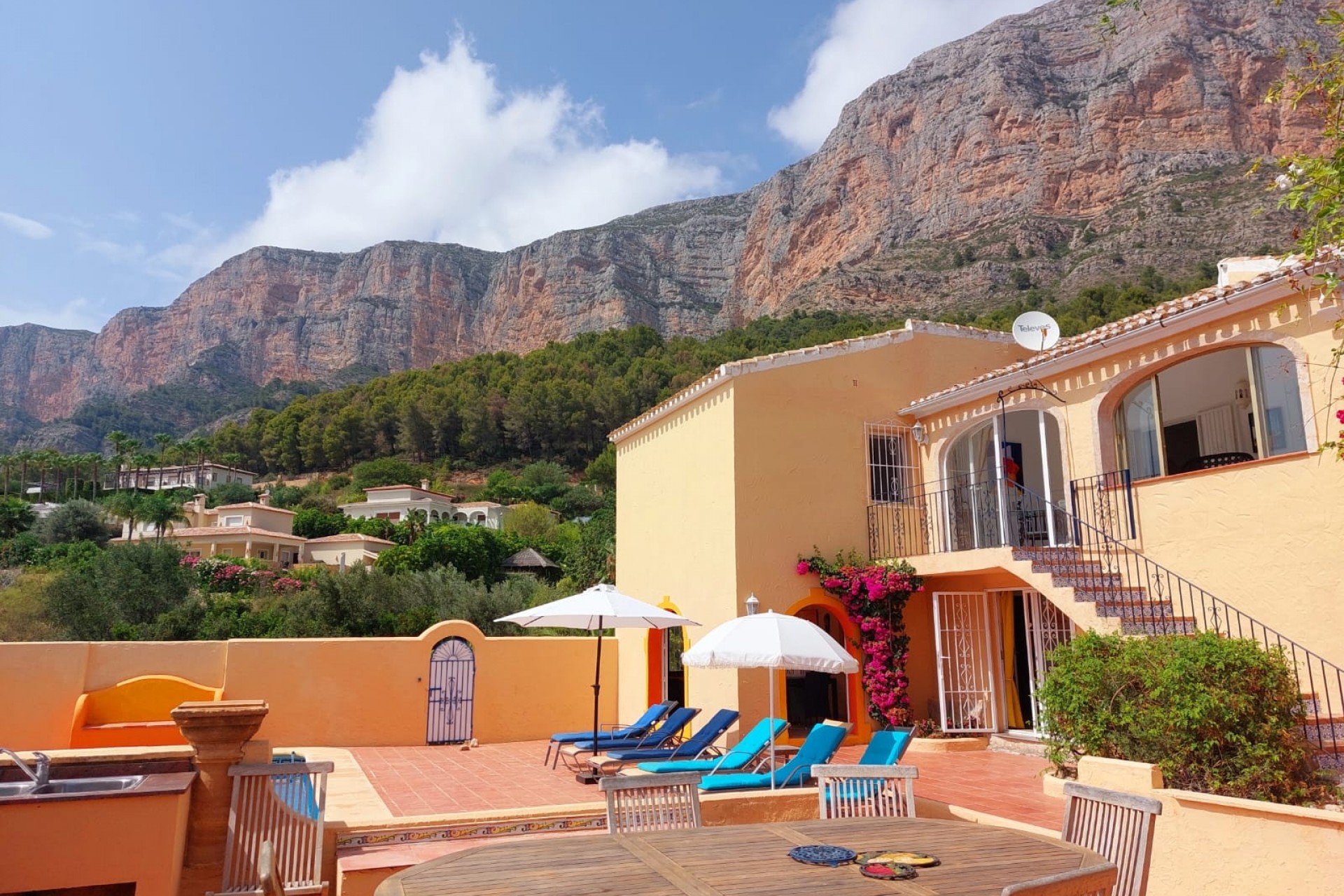 Resale - Villa -
Jávea / Xàbia - Montgó - Ermita