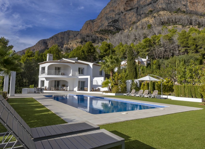 Resale - Villa -
Jávea / Xàbia - Montgó - Ermita