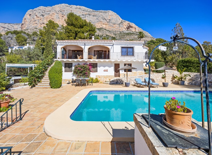 Resale - Villa -
Jávea / Xàbia - Montgó - Ermita