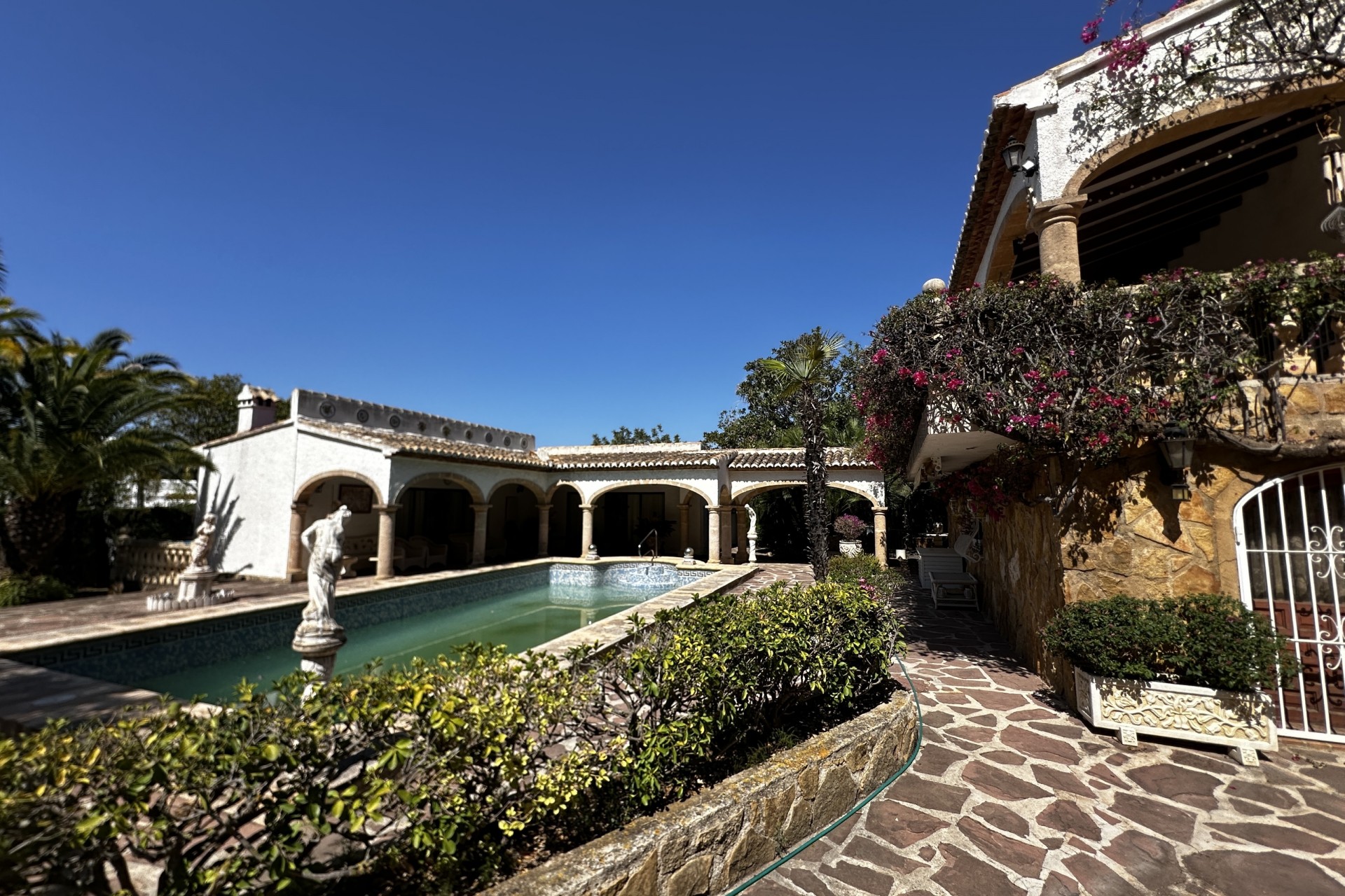 Resale - Villa -
Jávea / Xàbia - Montgó - Ermita