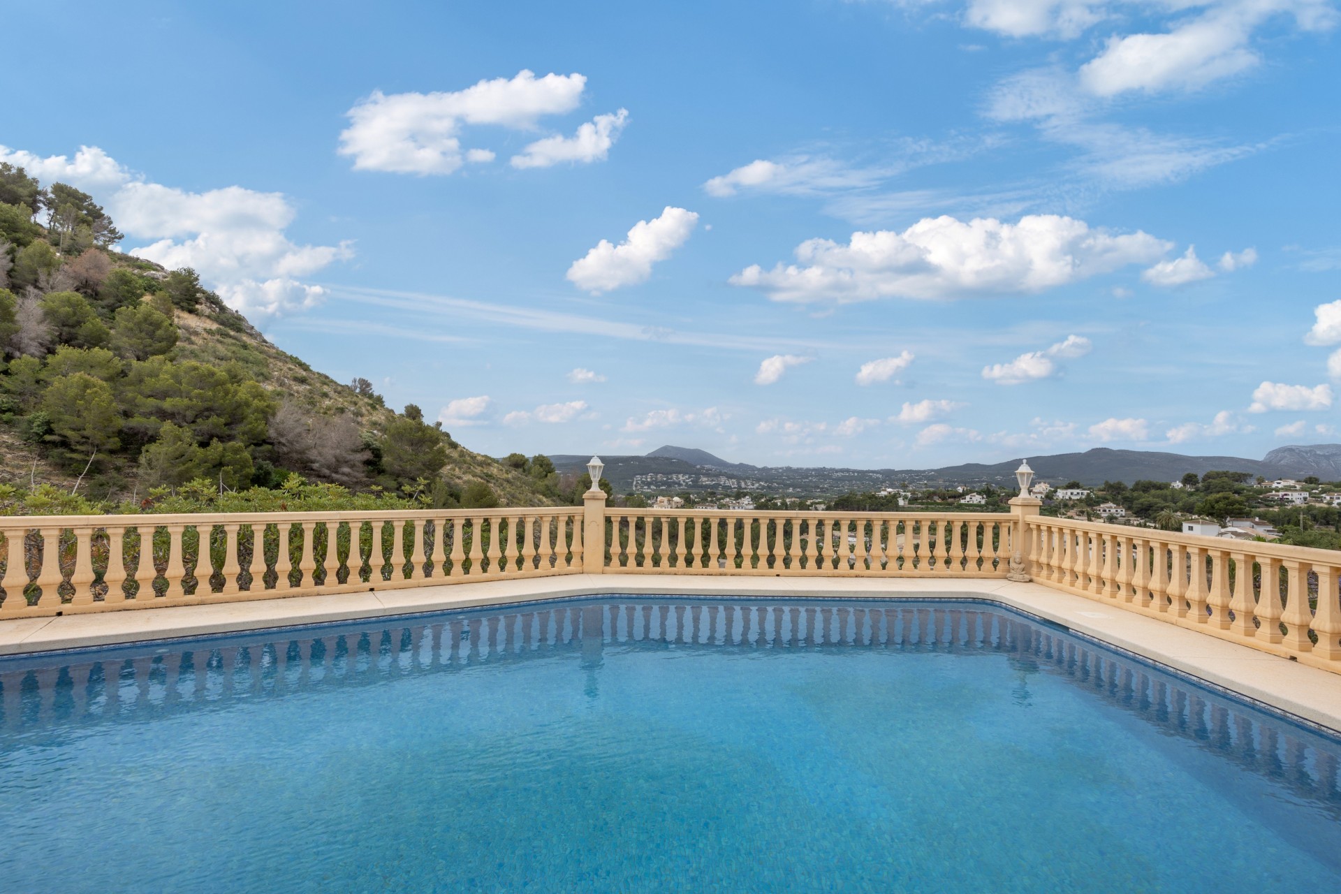 Resale - Villa -
Jávea / Xàbia - Partida Tosal - Zona dels Castellans