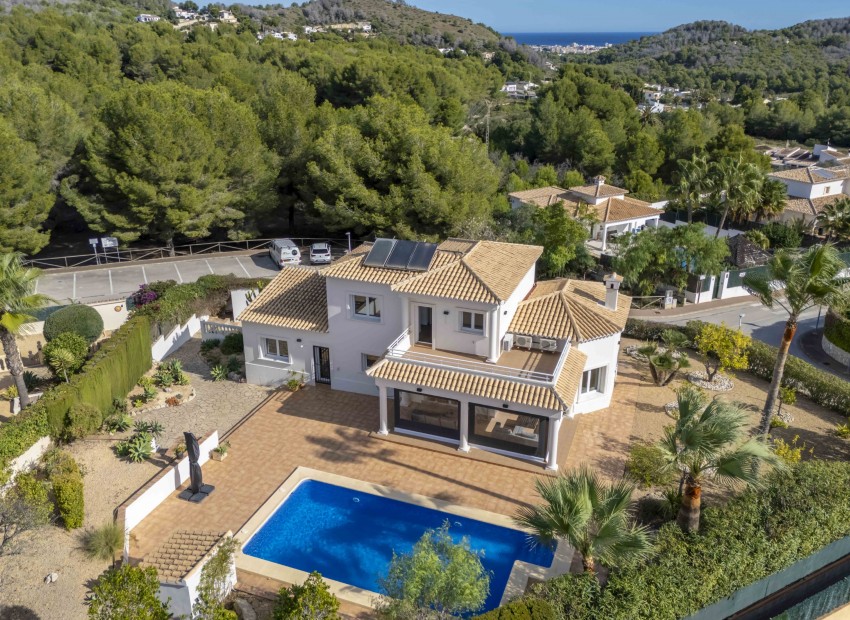 Resale - Villa -
Jávea / Xàbia - Partides comunes - Adsubia