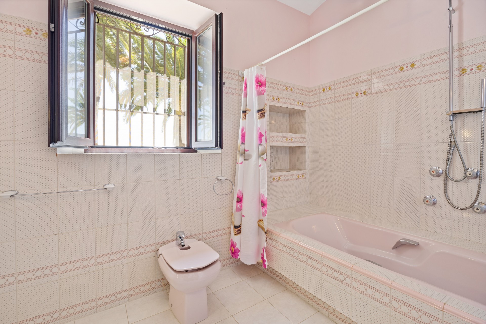 Resale - Villa -
Jávea / Xàbia - Partides comunes - Adsubia