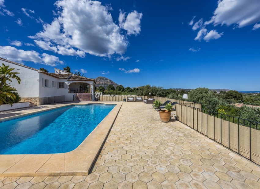 Resale - Villa -
Jávea / Xàbia - Partides comunes - Adsubia