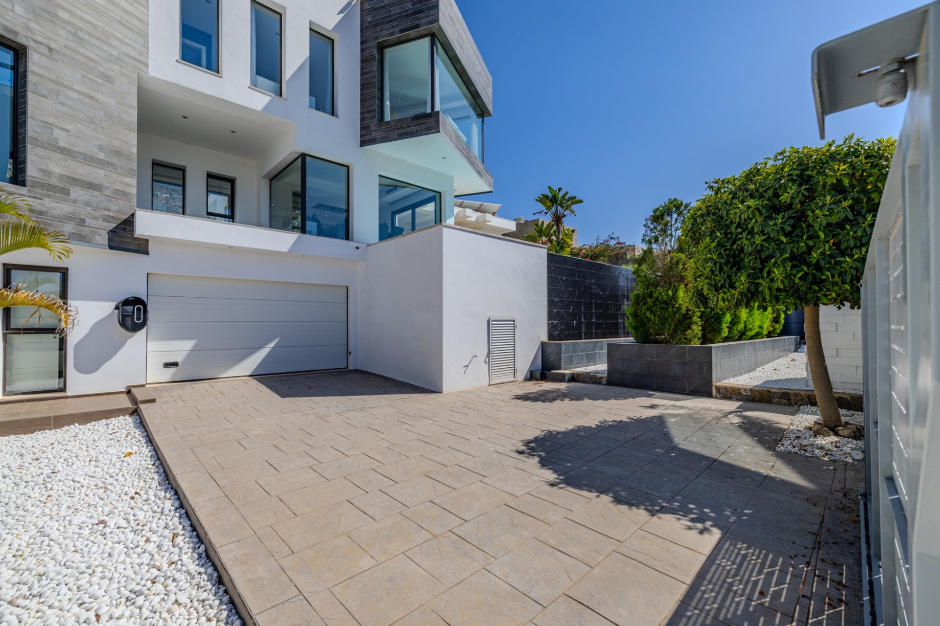 Resale - Villa -
Jávea