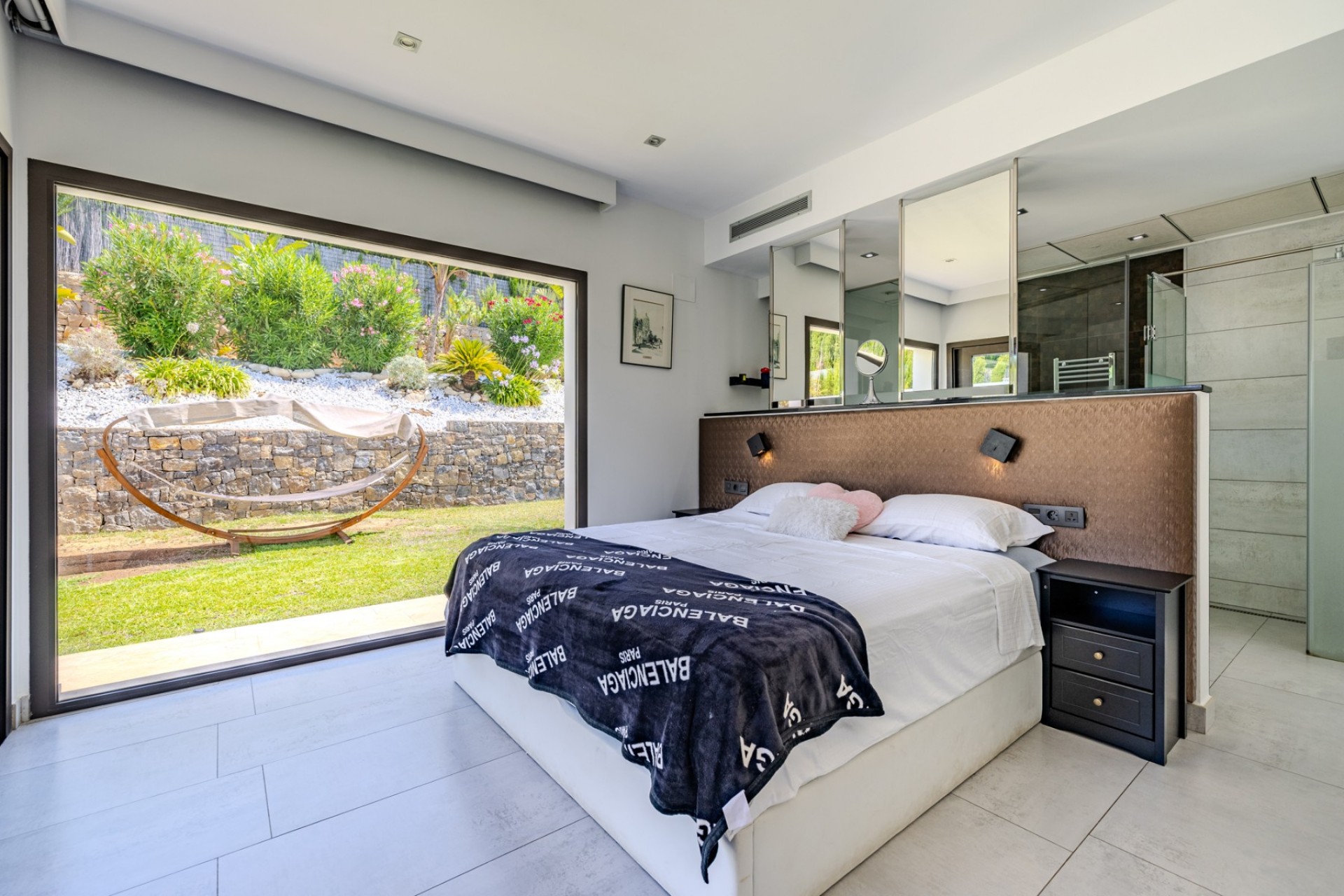 Resale - Villa -
Jávea