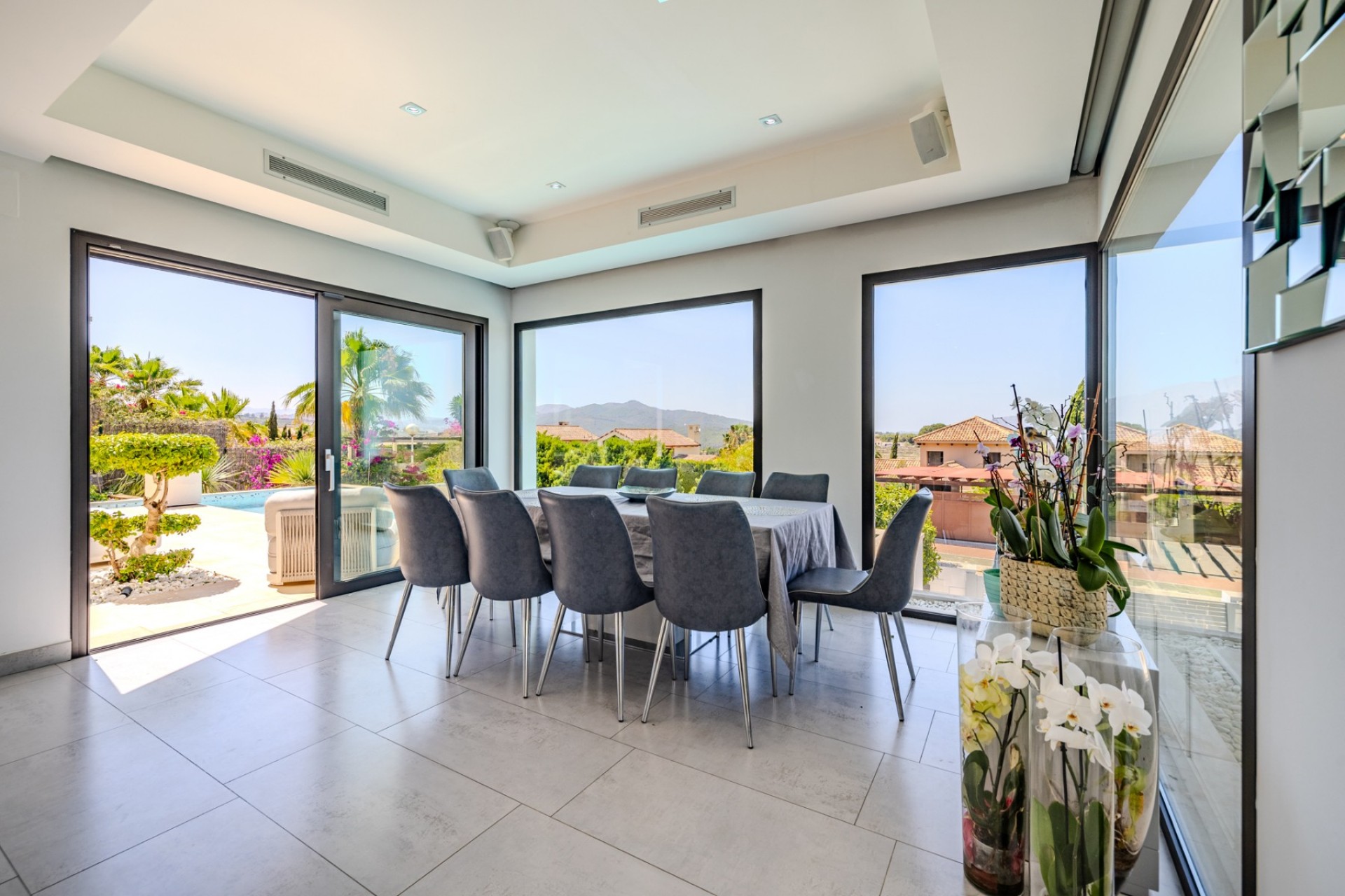 Resale - Villa -
Jávea