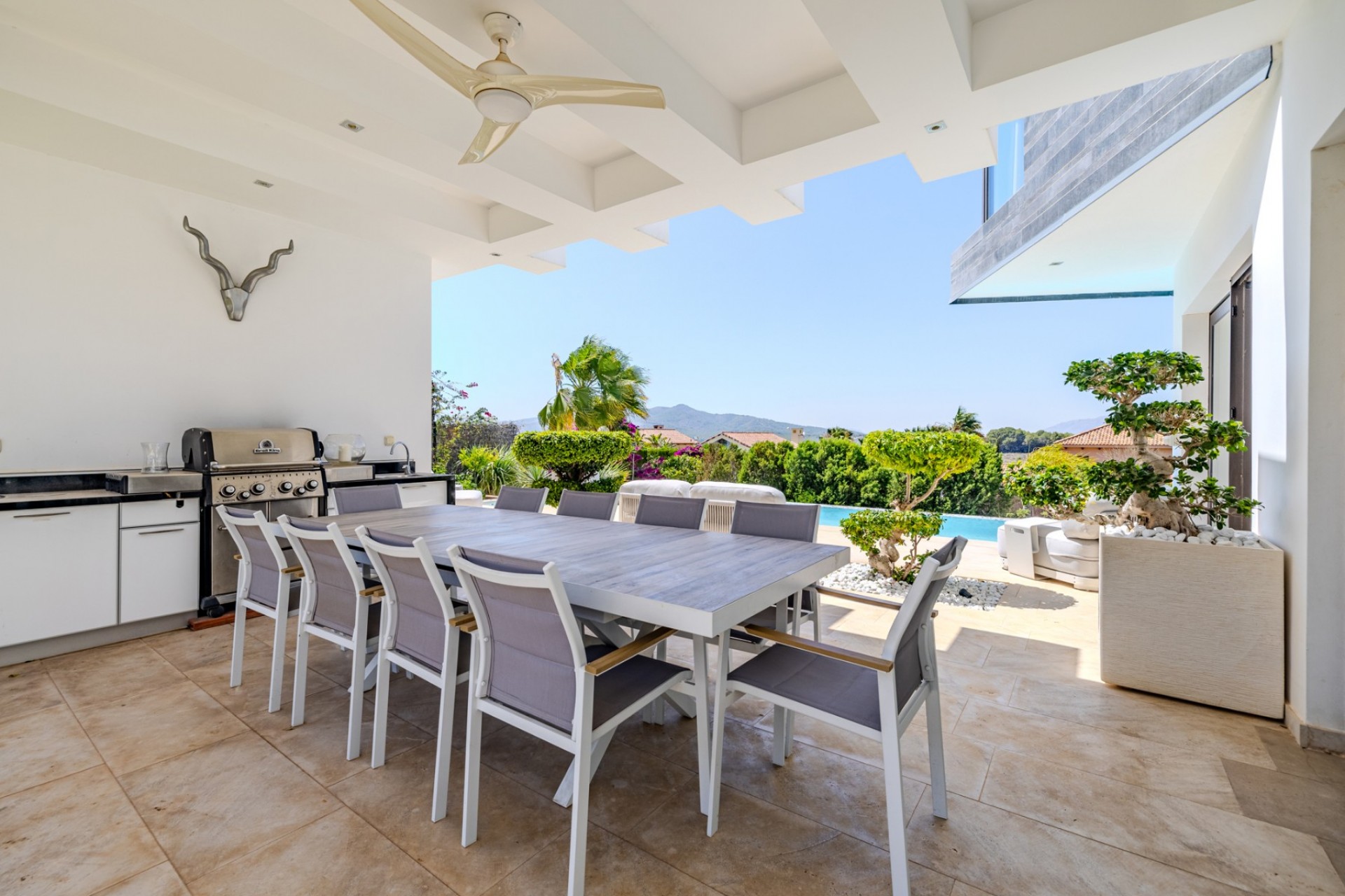 Resale - Villa -
Jávea