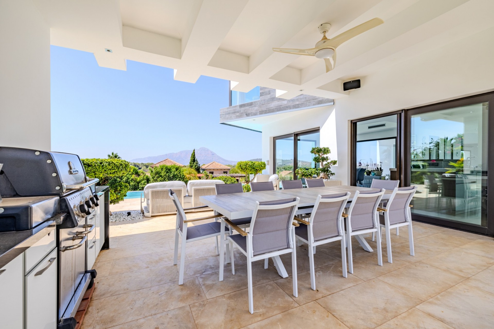 Resale - Villa -
Jávea