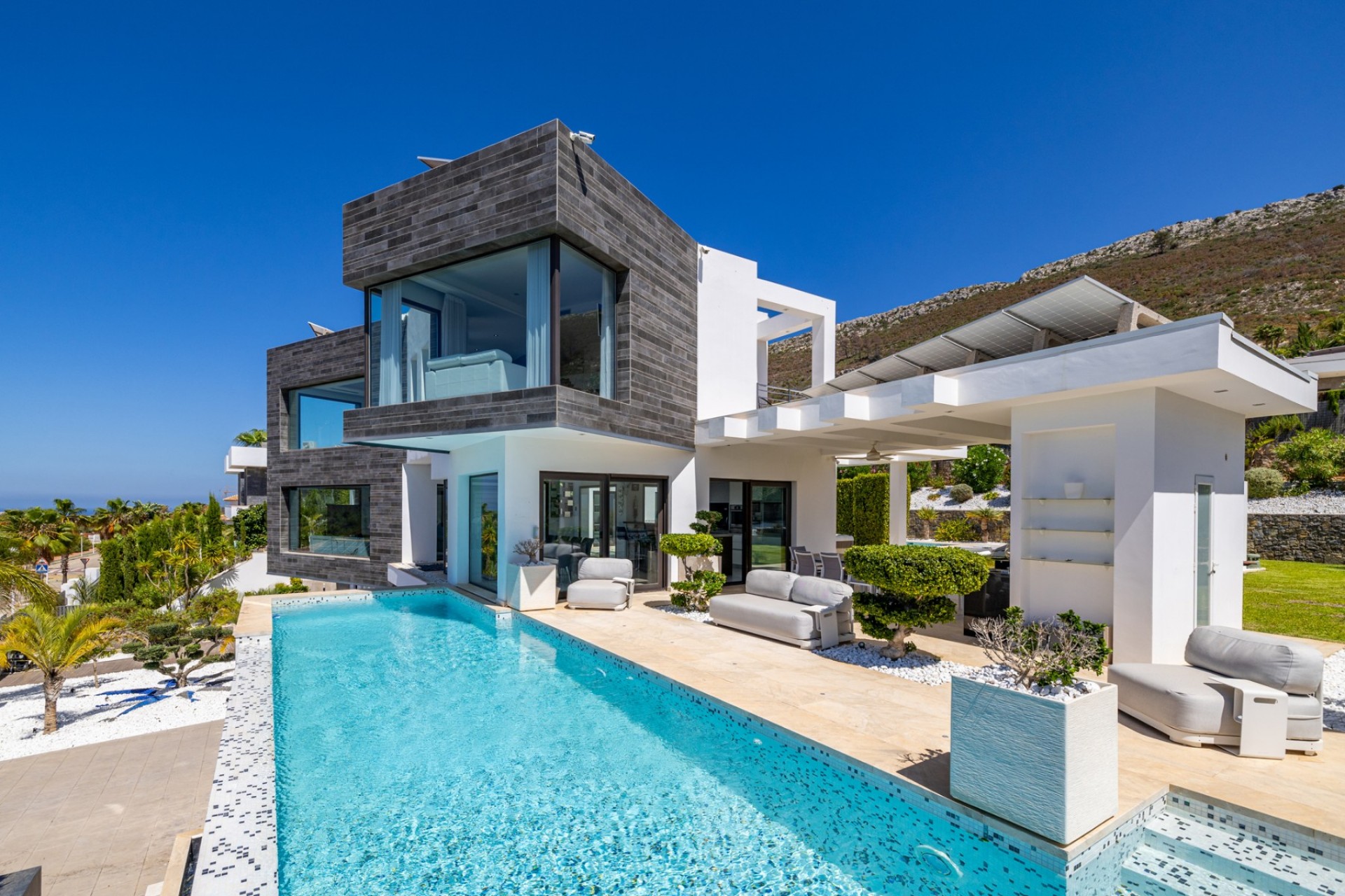 Resale - Villa -
Jávea