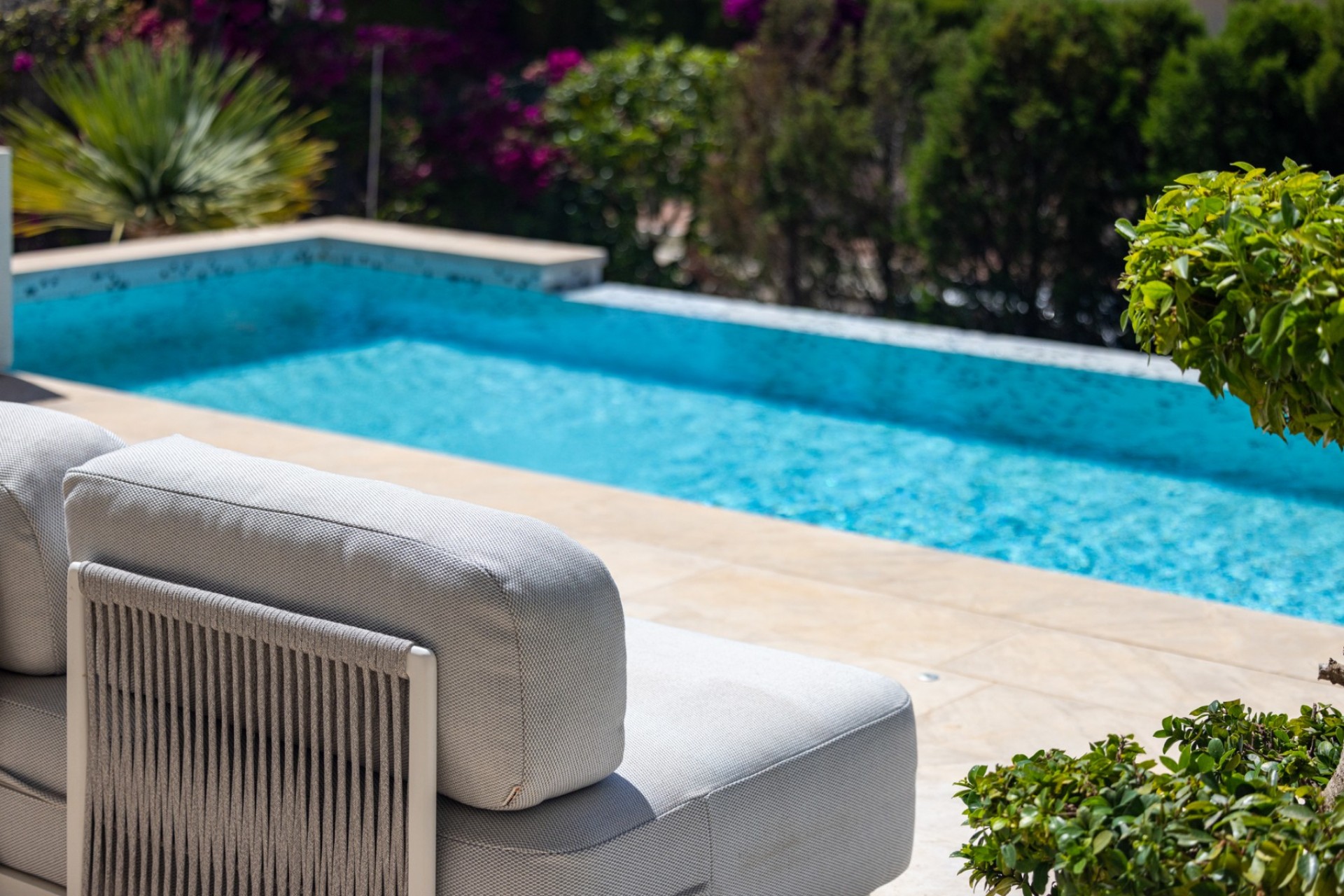Resale - Villa -
Jávea
