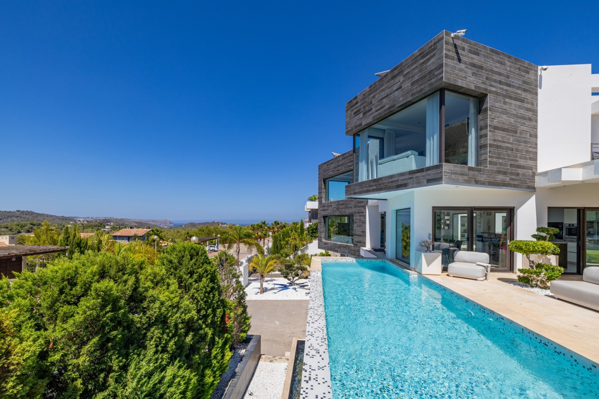 Resale - Villa -
Jávea