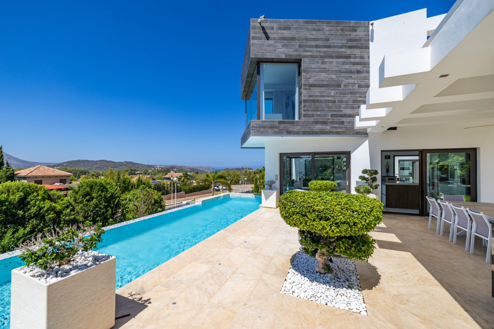 Resale - Villa -
Jávea