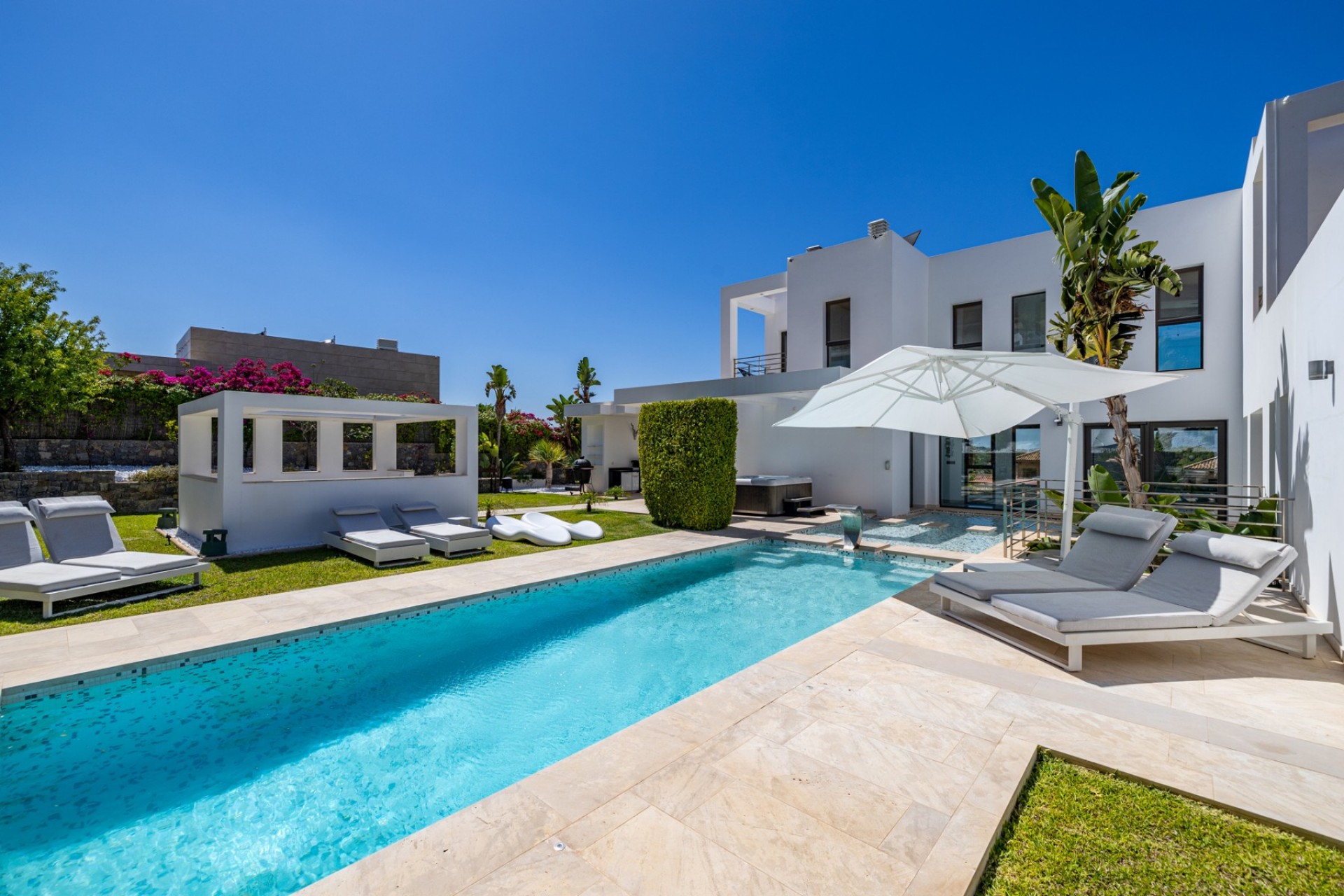 Resale - Villa -
Jávea