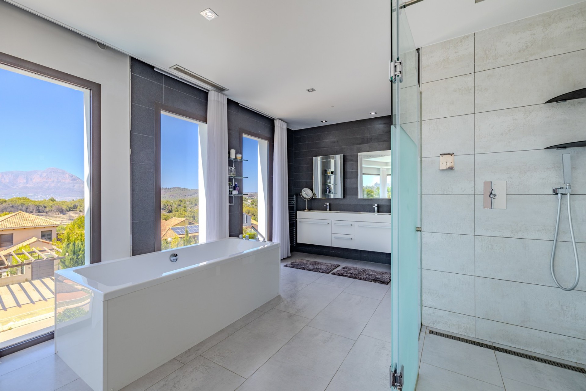 Resale - Villa -
Jávea