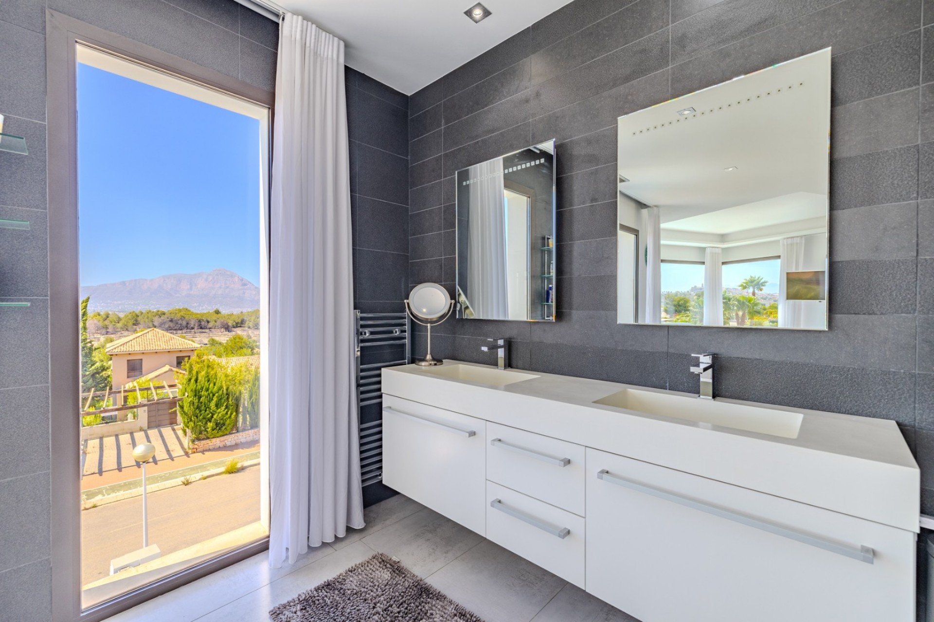 Resale - Villa -
Jávea
