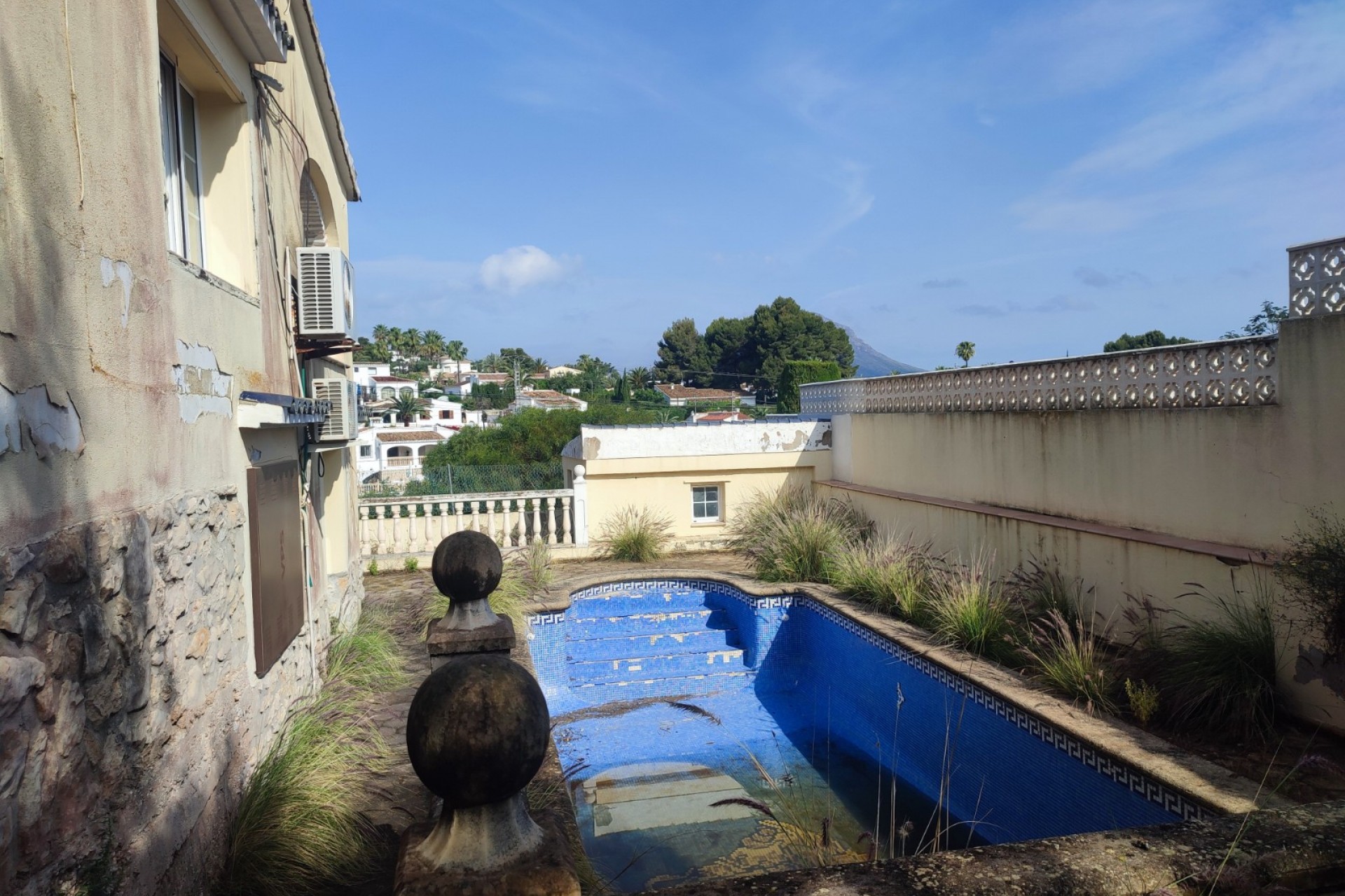 Resale - Villa -
Jávea
