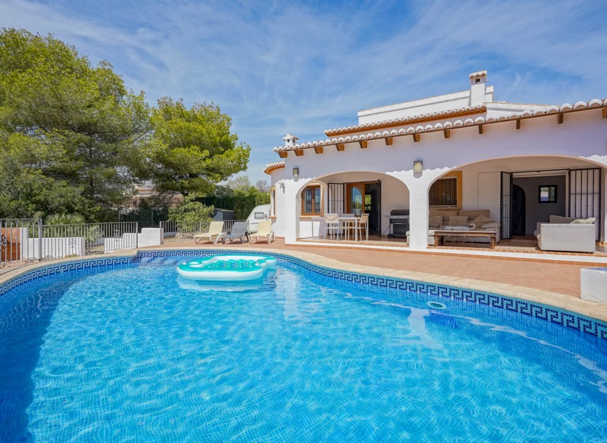 Resale - Villa -
Jávea