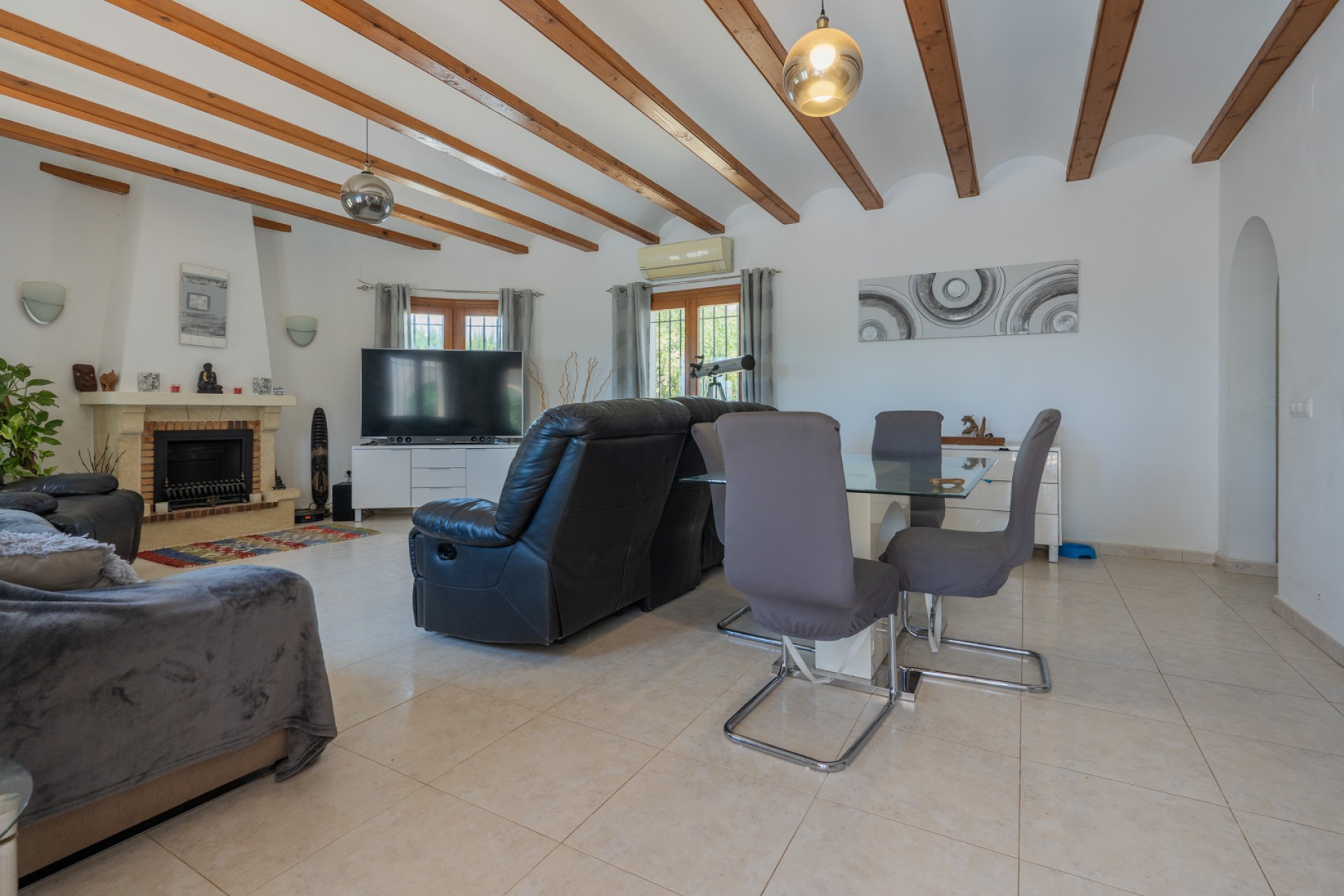 Resale - Villa -
Jávea