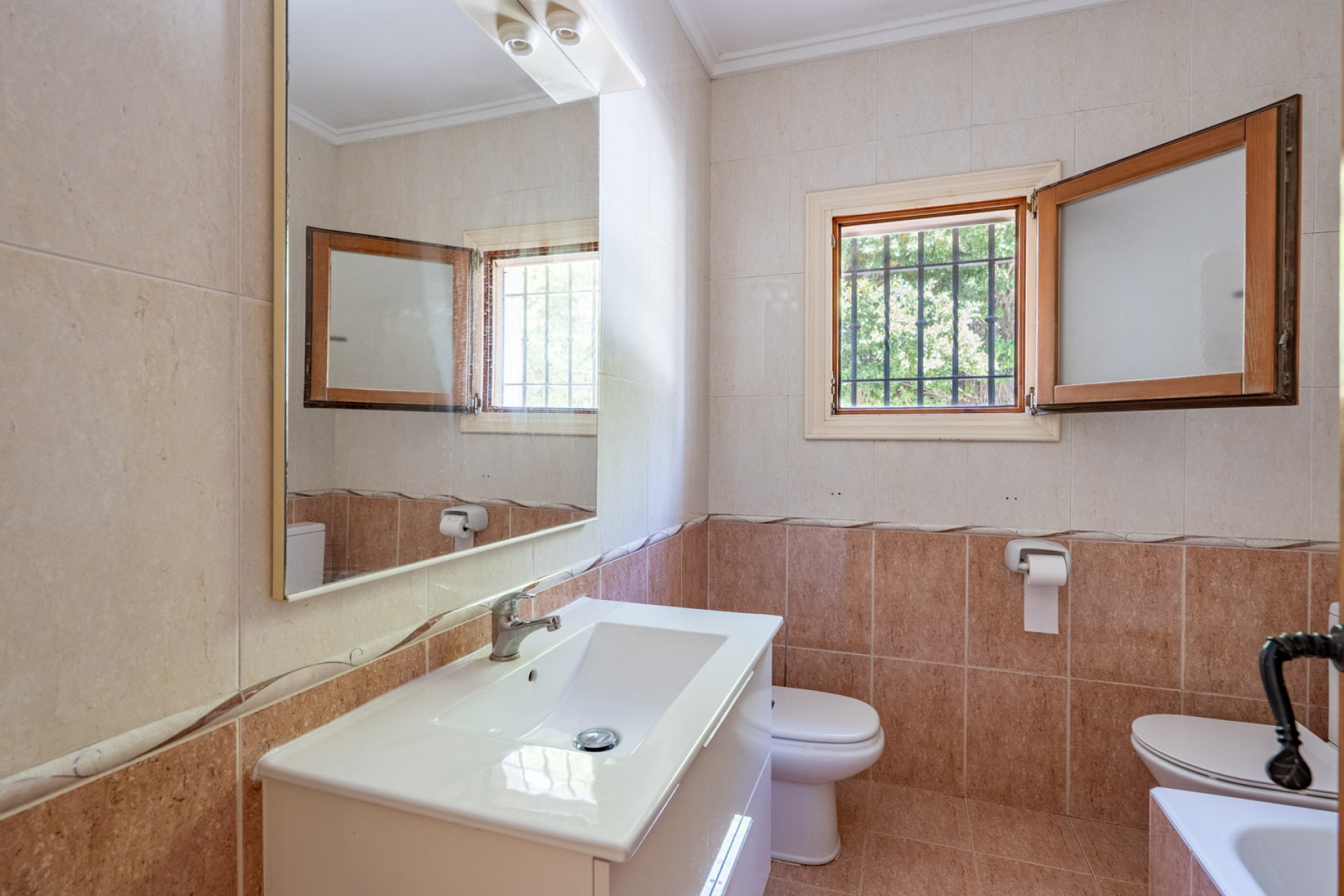 Resale - Villa -
Jávea