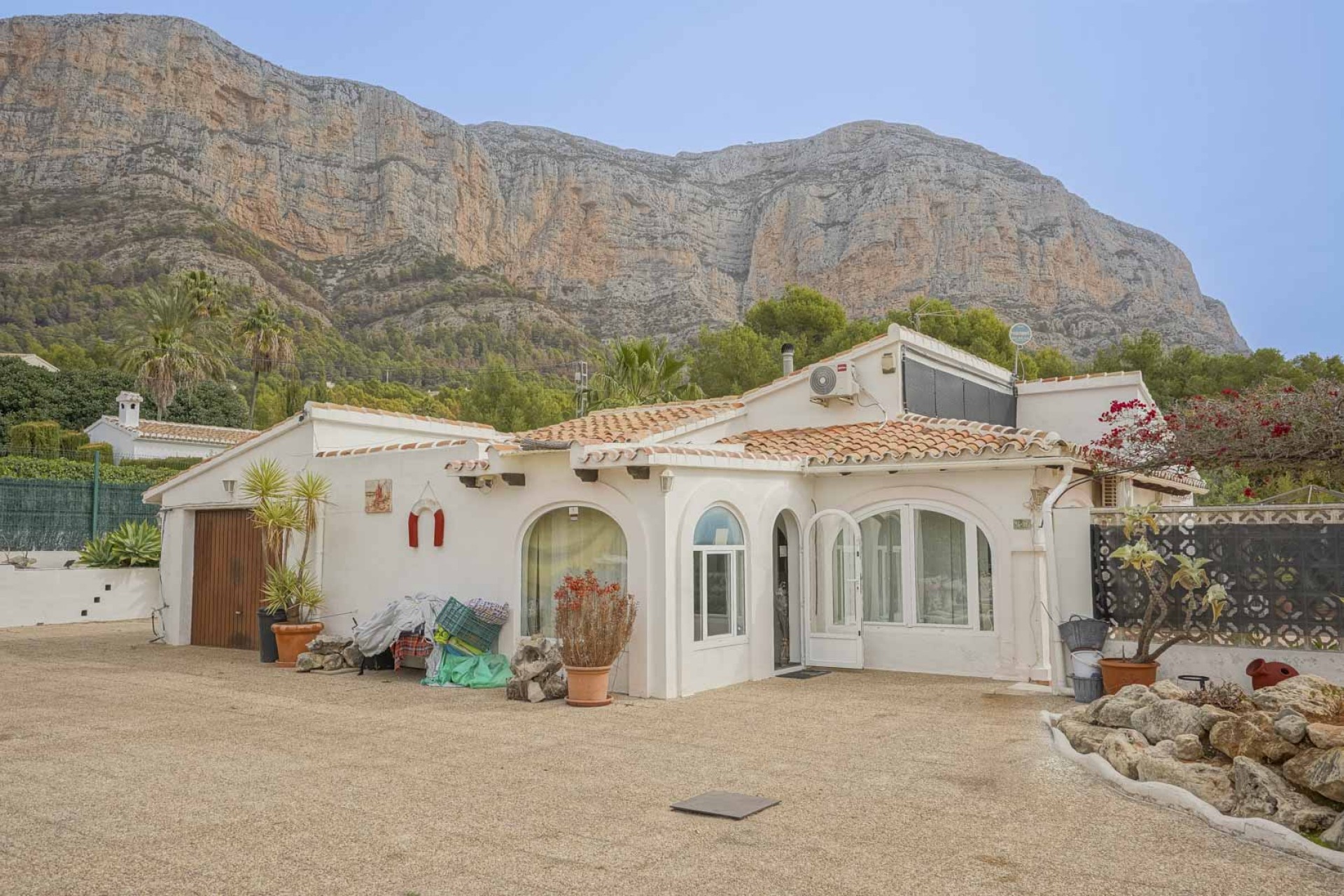 Resale - Villa -
Jávea