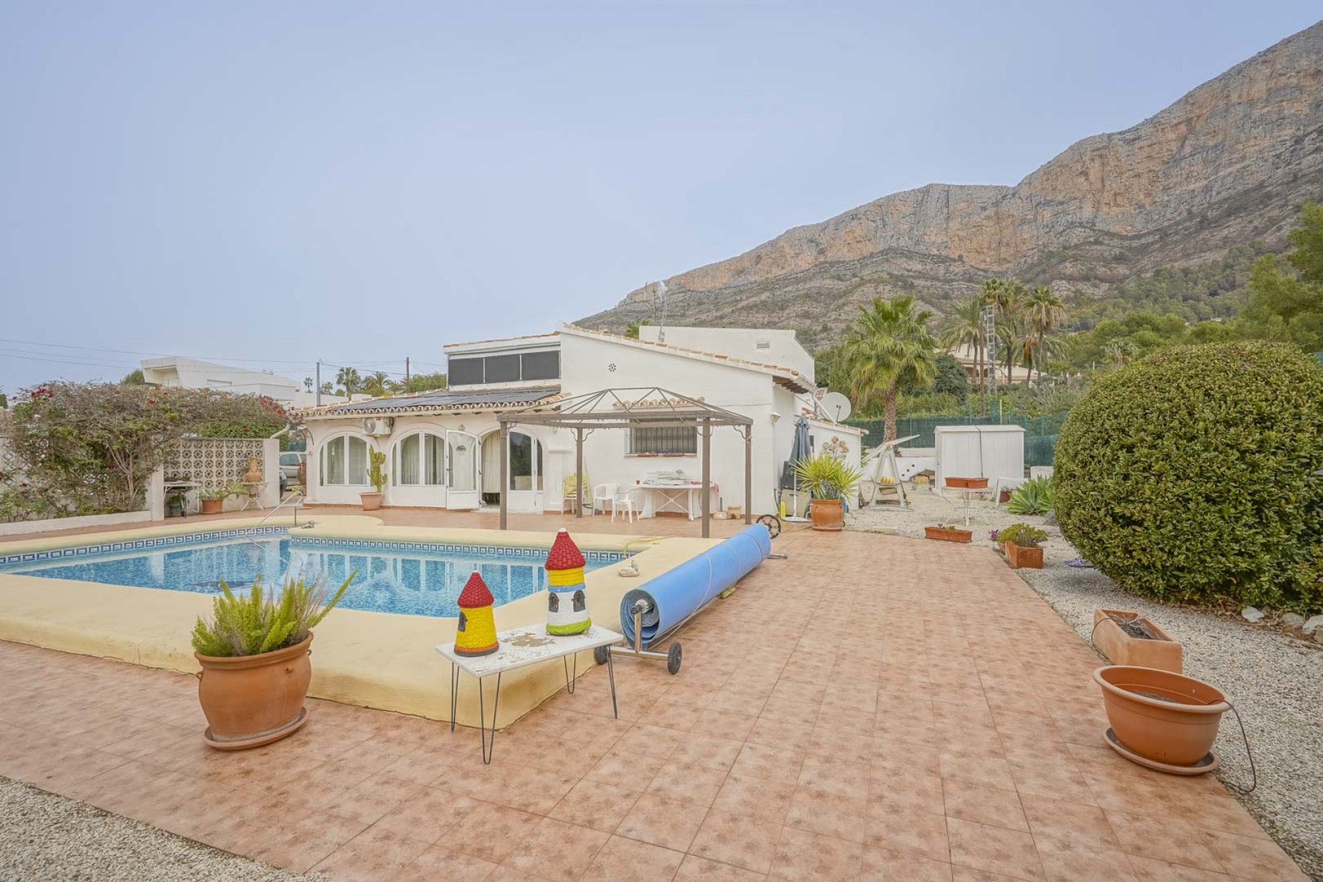 Resale - Villa -
Jávea