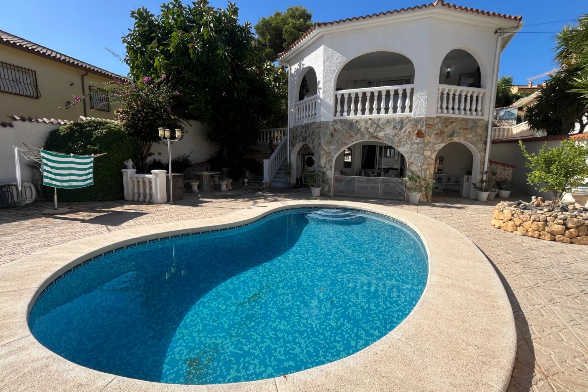 Resale - Villa -
L'Alfàs del Pi - Escandinavia - Cautivador