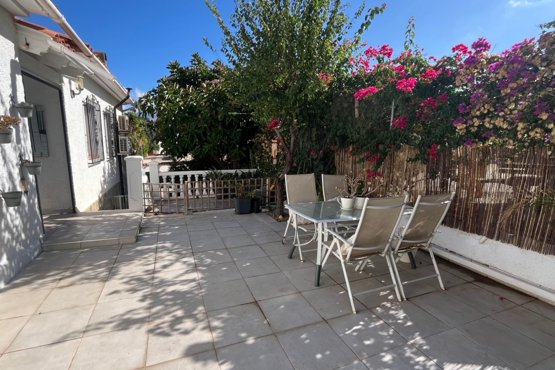 Resale - Villa -
L'Alfàs del Pi - Escandinavia - Cautivador