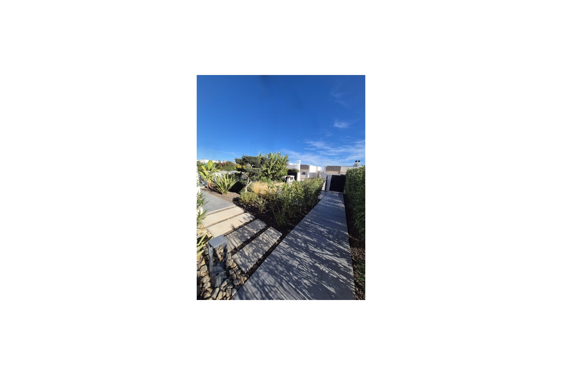 Resale - Villa -
La Finca Golf