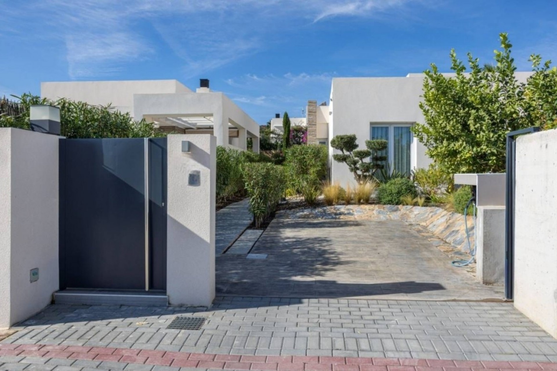 Resale - Villa -
La Finca Golf