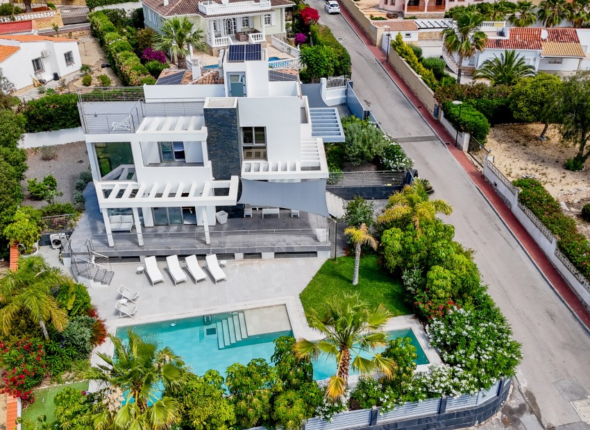 Resale - Villa -
La Nucía - Coloma