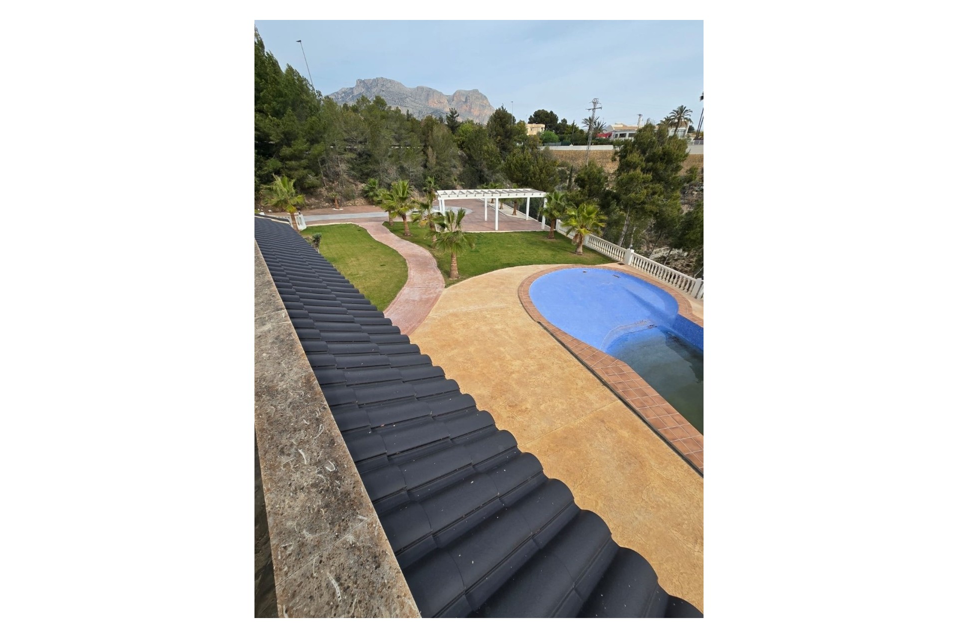 Resale - Villa -
La Nucía - La Colina