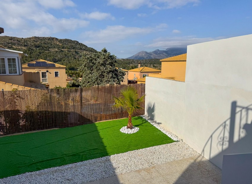 Resale - Villa -
La Nucía - Nucia Park