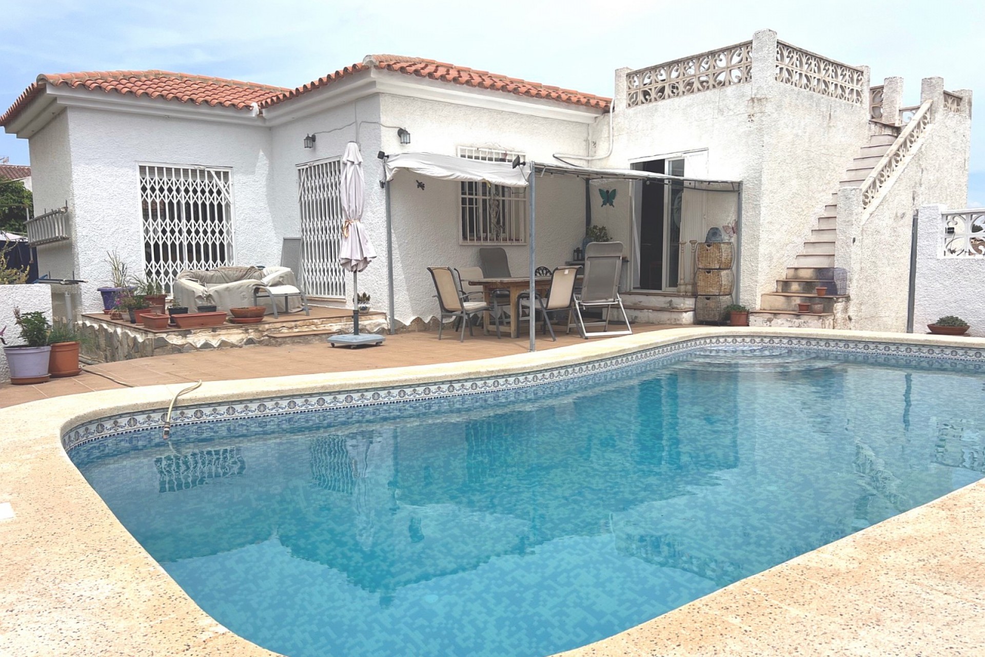 Resale - Villa -
La Nucía