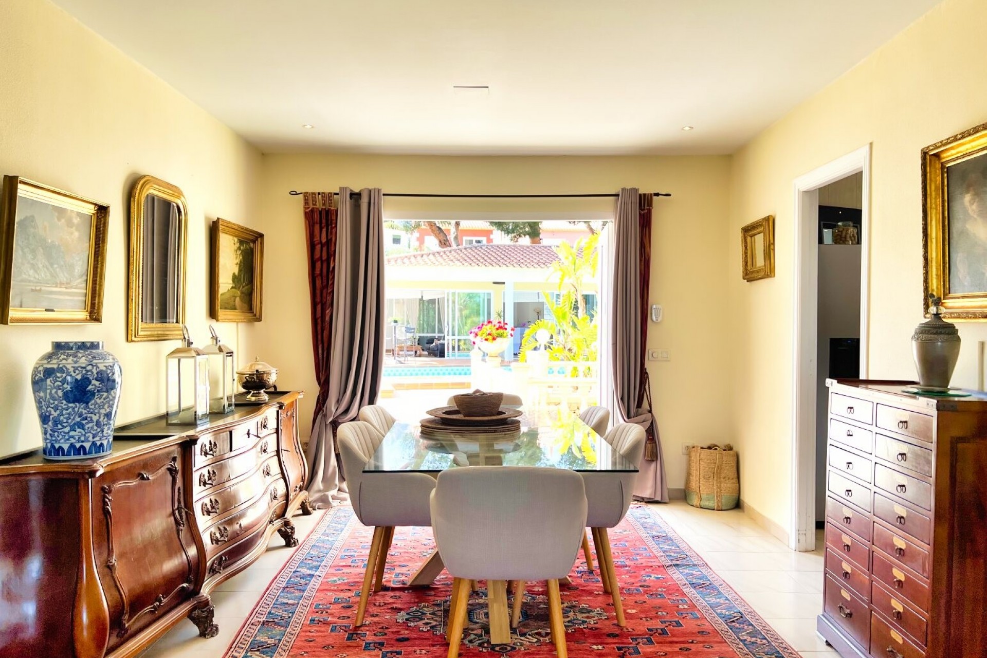Resale - Villa -
La Nucía