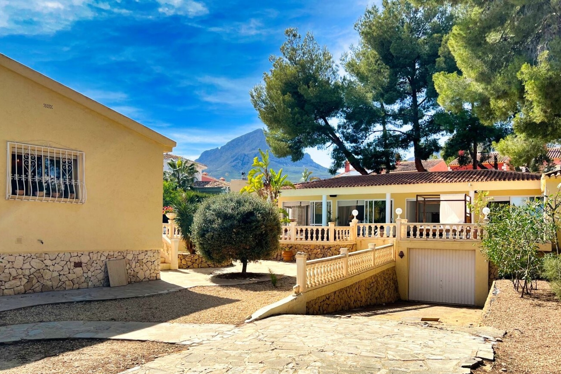 Resale - Villa -
La Nucía