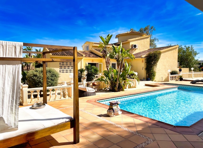Resale - Villa -
La Nucía