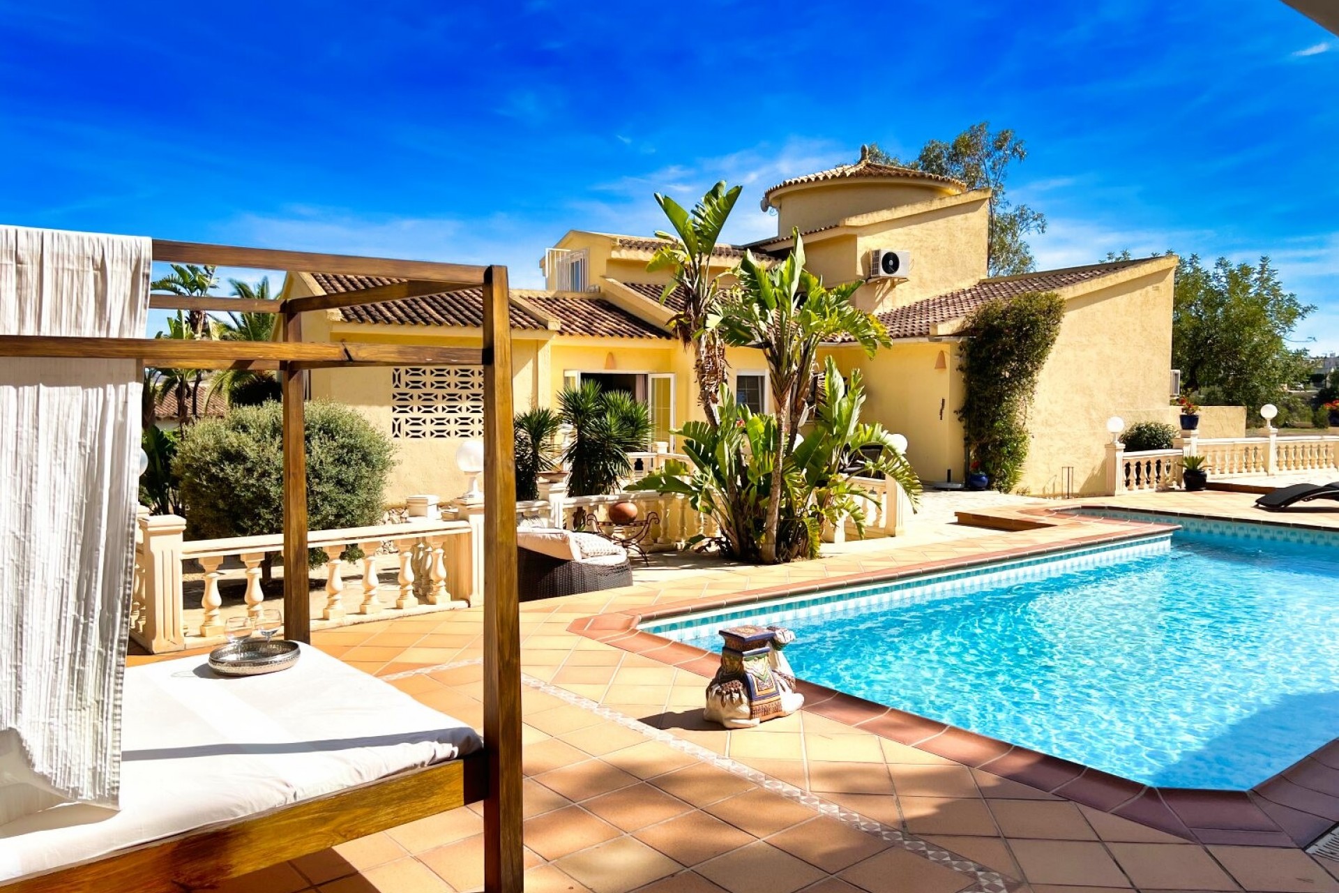 Resale - Villa -
La Nucía