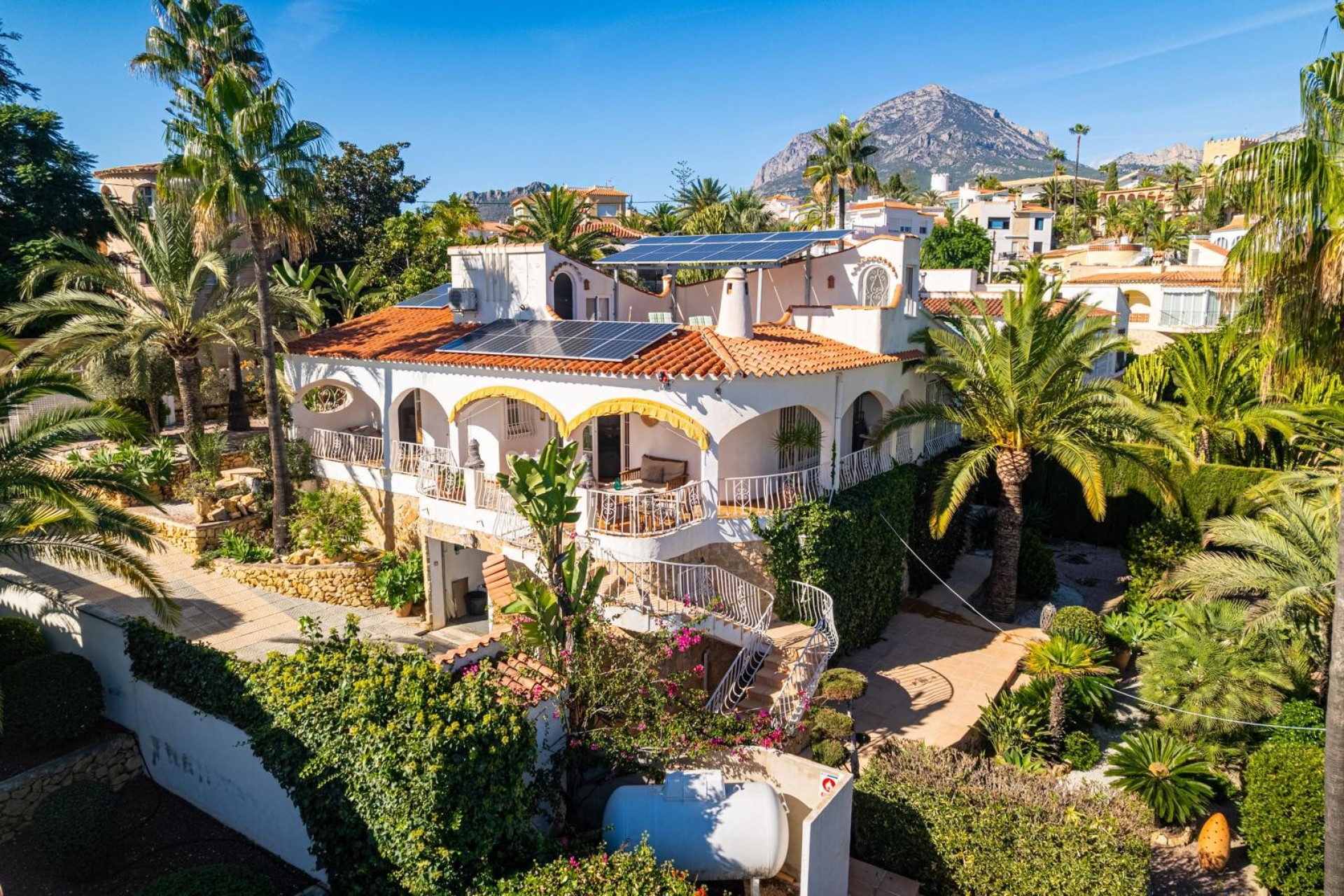 Resale - Villa -
La Nucía